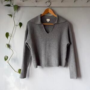 Soft grey collared sweater (M)